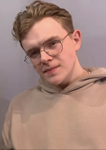 Я Андрей, 23, знакомлюсь без обязательств в Мурманске