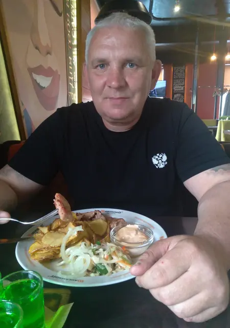 Сергей из Екатеринбурга, ищу на сайте знакомства на одну ночь