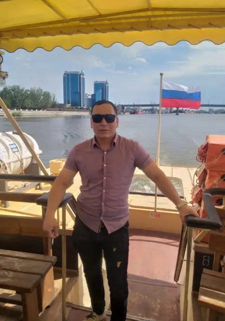 Артур из Астрахани, ищу на сайте знакомства без обязательств