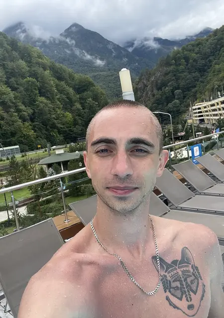 Виталик из Домодедова, ищу на сайте знакомства на одну ночь