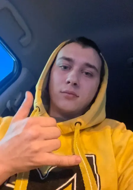 Дмитрий из Владивостока, мне 28, познакомлюсь для приятного времяпровождения