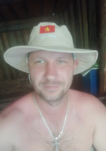 Я Ааау, 37, из Усть-Кута, ищу знакомства на одну ночь