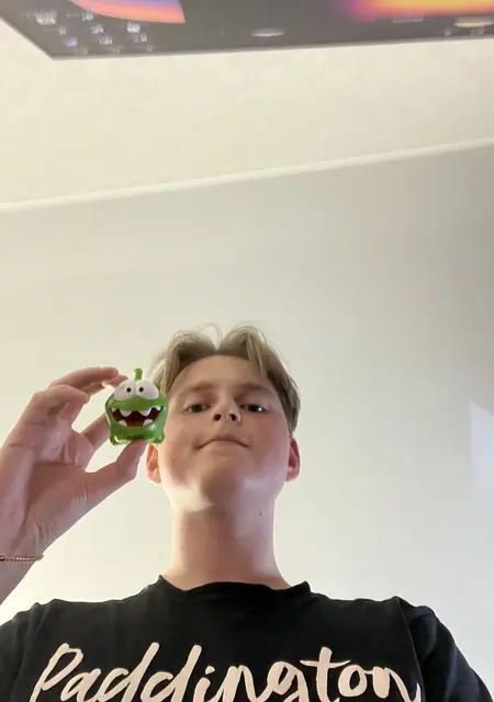 Я Алексей, 20, знакомлюсь для открытые отношения в Саратове