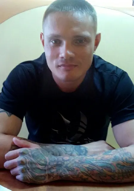 Макс из Нефтеюганска, ищу на сайте знакомства на одну ночь