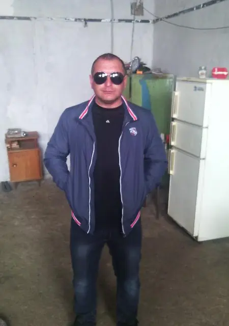 Влад из Магадана, ищу на сайте знакомства на одну ночь