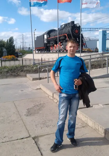 Я Вячеслав, 32, знакомлюсь без обязательств в Каменске-Уральском