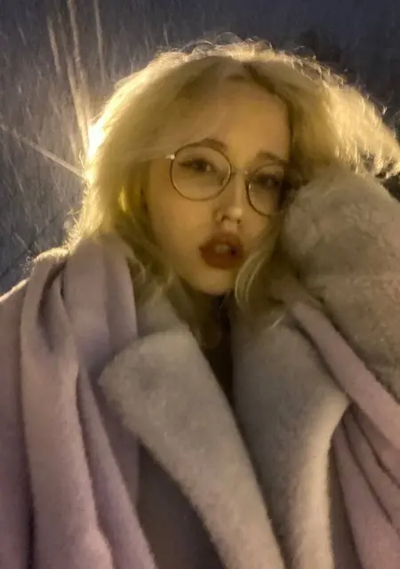 Я Злата, 20, знакомлюсь без обязательств в Хабаровске