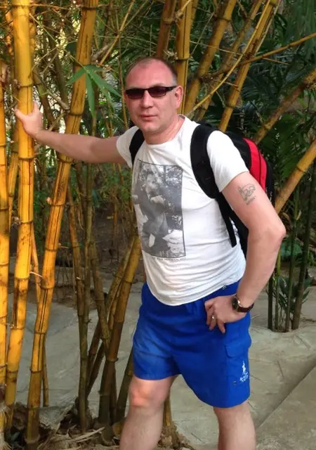 Роман из Югорска, мне 53, познакомлюсь на одну ночь