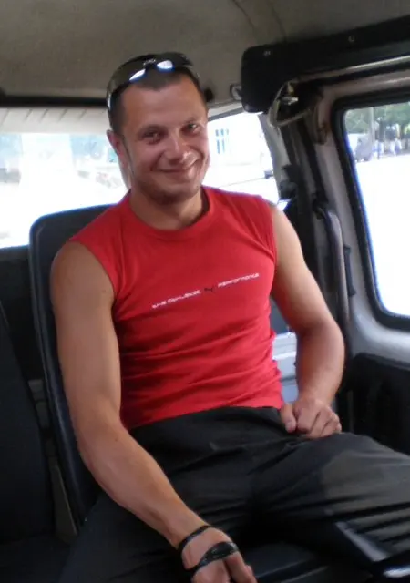 Я Дмитрий, 40, из Великих Лук, ищу знакомства без обязательств