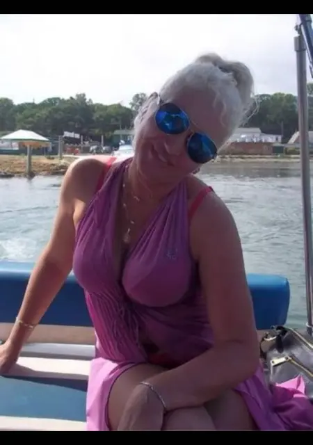 Я Жасмин, 47, знакомлюсь для дружбы в Владивостоке