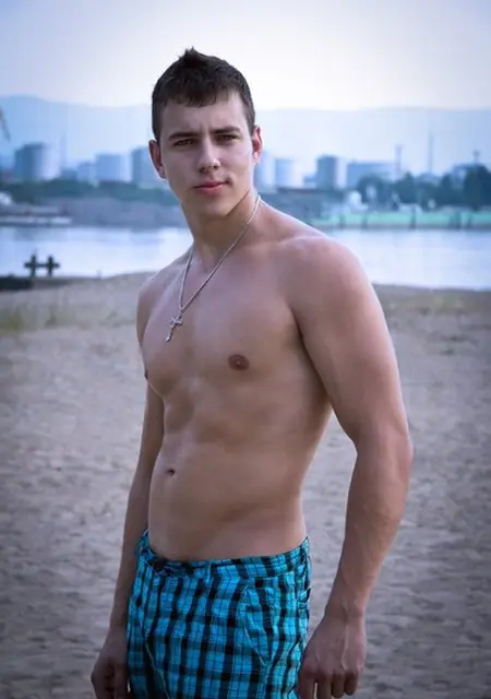 Я Артем, 41, знакомлюсь на одну ночь в Набережных Челнах