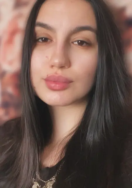 Алёна из Энгельса, мне 21, познакомлюсь на одну ночь