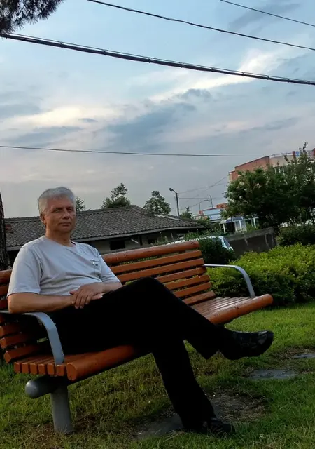 Я Юрий, 63, из Владивостока, ищу знакомства на одну ночь