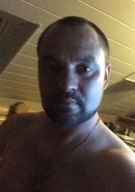 Я Богдан, 40, знакомлюсь для постоянных отношений в Смоленске