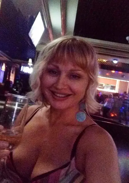 Виктория из Красноярска, мне 46, познакомлюсь без обязательств