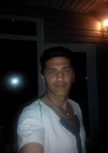 Макс из Сочи, мне 54, познакомлюсь на одну ночь