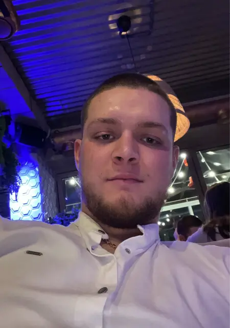 Даниил из Новочеркасска, мне 22, познакомлюсь для приятного времяпровождения