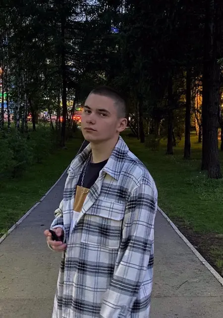 Миша из Улан-Удэ, мне 18, познакомлюсь на одну ночь