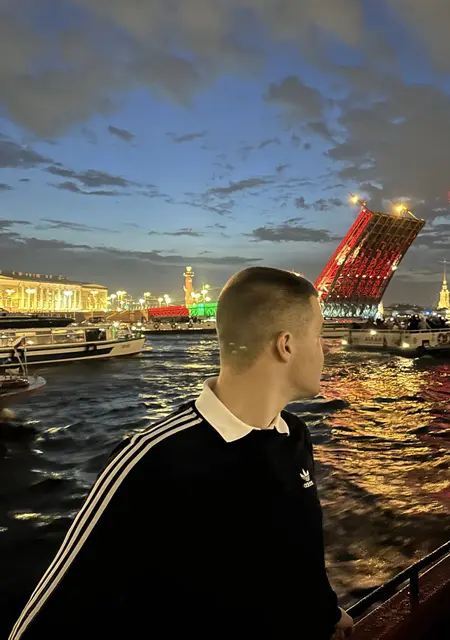 Влад из Тулы, мне 20, познакомлюсь без обязательств