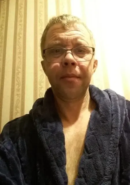 Я Снргей, 55, знакомлюсь без обязательств в Находке