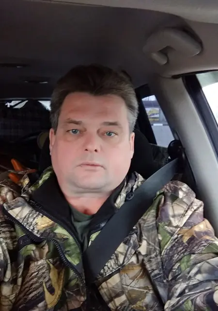 Димон из Часцов, мне 51, познакомлюсь на одну ночь