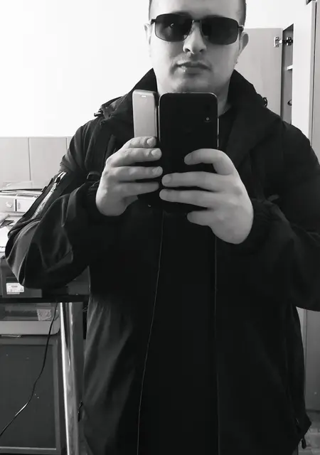 Ilya из Воркуты, мне 33, познакомлюсь для приятного времяпровождения