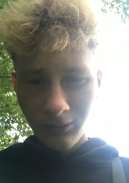 Я Тёма, 19, знакомлюсь для открытые отношения в Серпухове