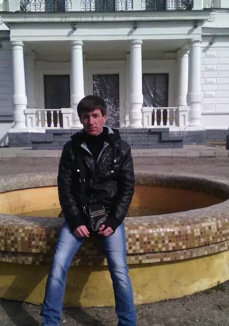 Виталик из Гукова, мне 45, познакомлюсь для общения