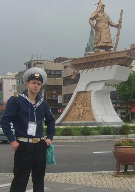 Виктор из Владивостока, мне 32, познакомлюсь на одну ночь