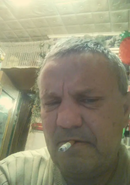 Стас из Екатеринбурга, мне 62, познакомлюсь на одну ночь