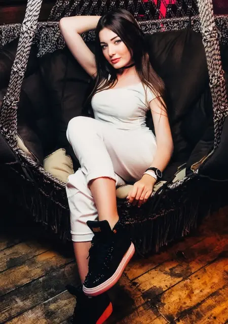 Eliz из Евпатории, мне 38, познакомлюсь на одну ночь