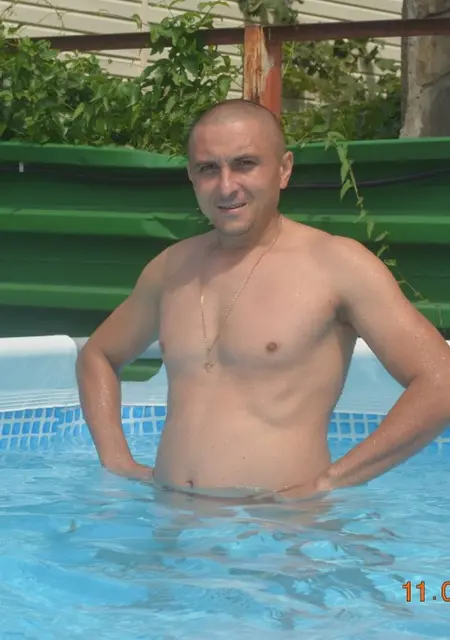 Игорь из Маркса, мне 47, познакомлюсь на одну ночь