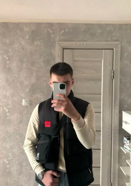 Дима из Электростали, мне 20, познакомлюсь на одну ночь