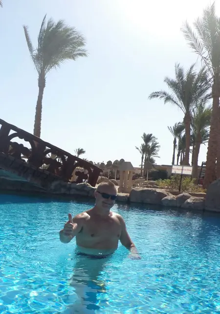 Я Матвей, 48, знакомлюсь на одну ночь в Таганроге