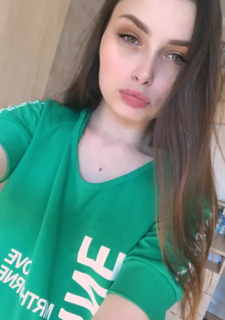 Катя из Иркутска, мне 23, познакомлюсь для постоянных отношений