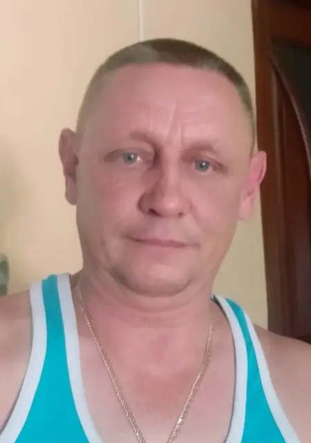 Я Александр, 45, из Новоуральска, ищу знакомства на одну ночь