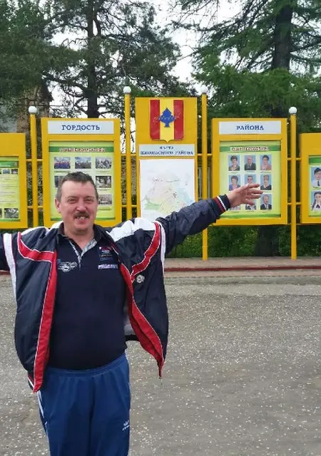 Виталик из Новочеркасска, мне 47, познакомлюсь на одну ночь