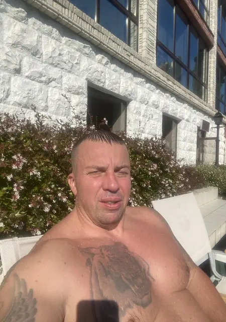 Роман из Сочи, ищу на сайте знакомства на одну ночь