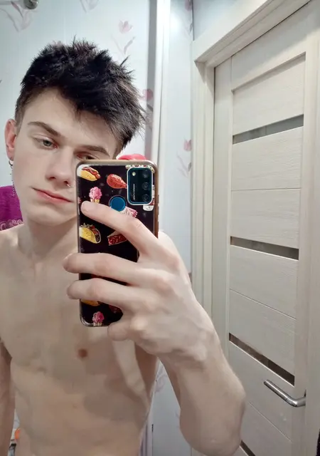 Я Yyeeer, 21, из Великого Новгорода, ищу знакомство для приятного времяпровождения