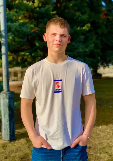 Денис из Кирсанова, ищу на сайте знакомства на одну ночь