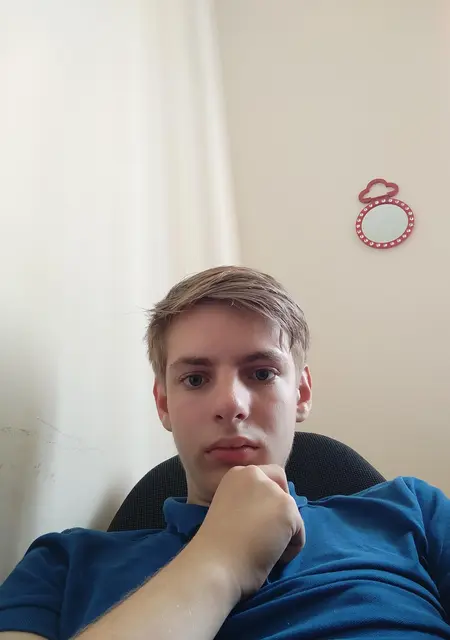 Я Макс Галюк, 21 років з Івано-Франківська, шукаю знайомства на одну ніч