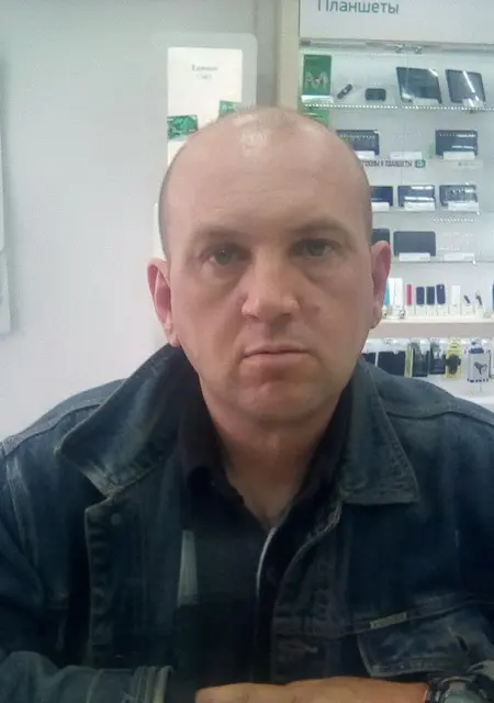 Я Дима, 50, знакомлюсь без обязательств в Саратове