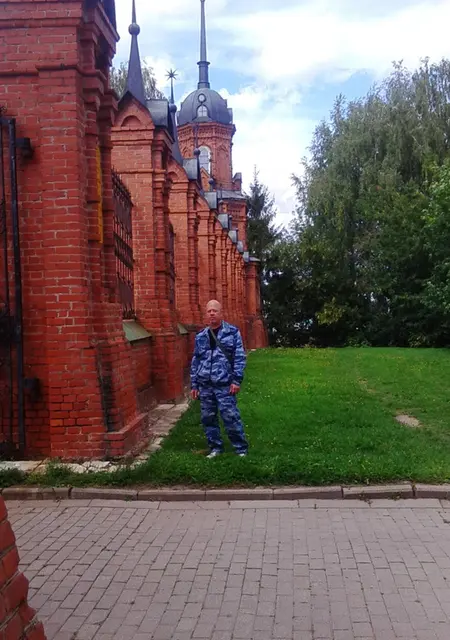 Леонид из Москвы, ищу на сайте приятное времяпровождение