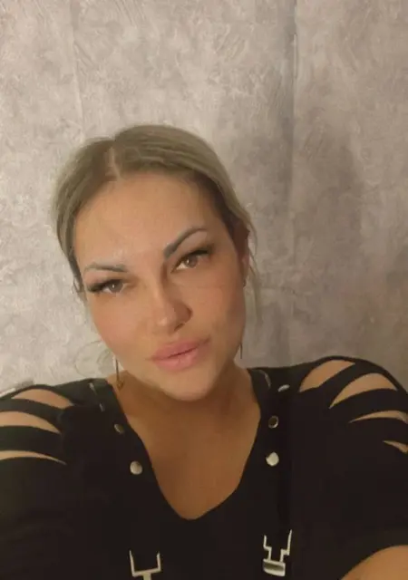 Настя из Екатеринбурга, мне 36, познакомлюсь на одну ночь