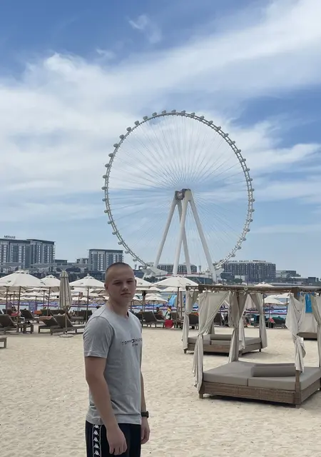 Михаил из Каменска-Уральского, мне 20, познакомлюсь на одну ночь