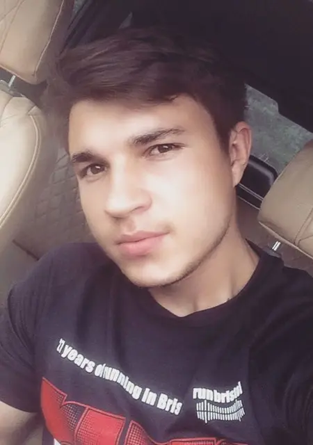 Я Владислав, 19, знакомлюсь без обязательств в Сургуте