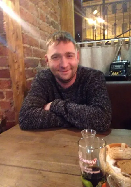 Я Димитрий, 40, из Брянска, ищу знакомства на одну ночь