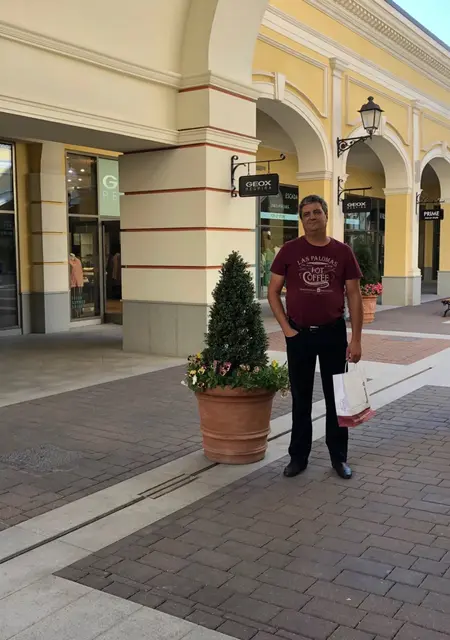 Сергей из Каховки, ищу на сайте знакомства на одну ночь