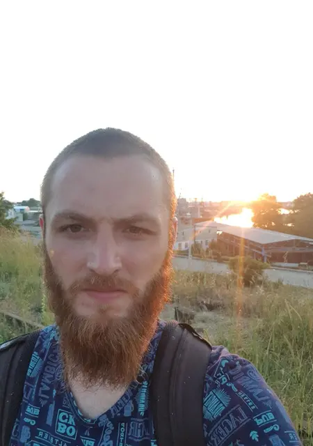 Давид из Севастополя, ищу на сайте знакомства без обязательств