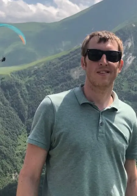 Родион из Челябинска, мне 42, познакомлюсь на одну ночь